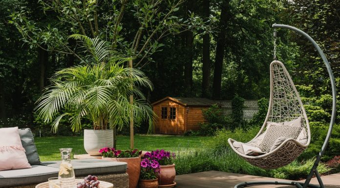 DIY Back Garden Projects to do this spring using AstroTurf