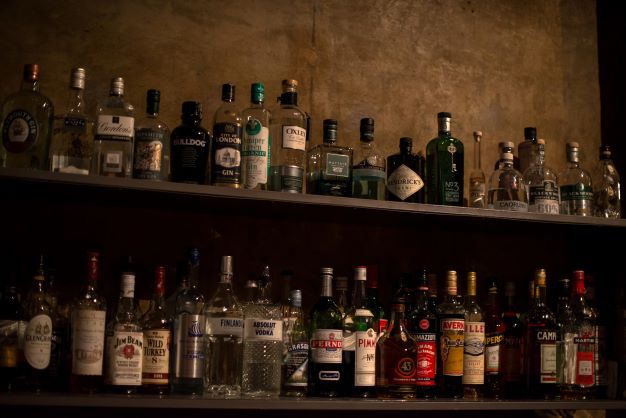 Guide to Home Bar Shelving floating bar shelves