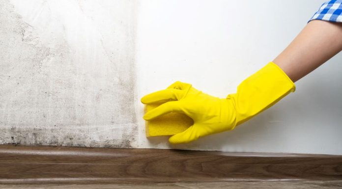 How To Clean Interior Walls: Soap And Water Or Cleaning Solutions
