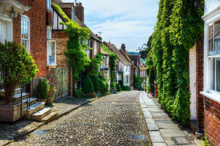 Buying a New Build vs Buying an Older House old houses in rye